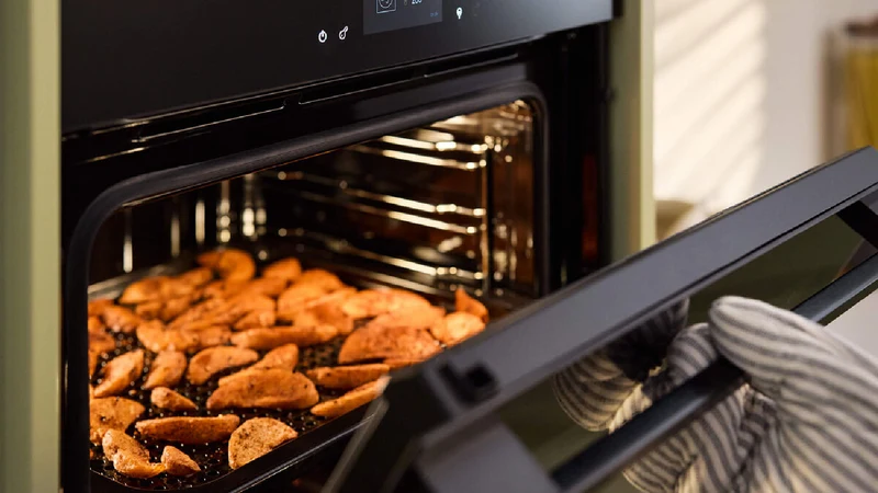 Haier 600 Series 60cm Pyrolytic Oven, 16 Functions, Air Fry, Steam Assist Plus, Stainless Steel