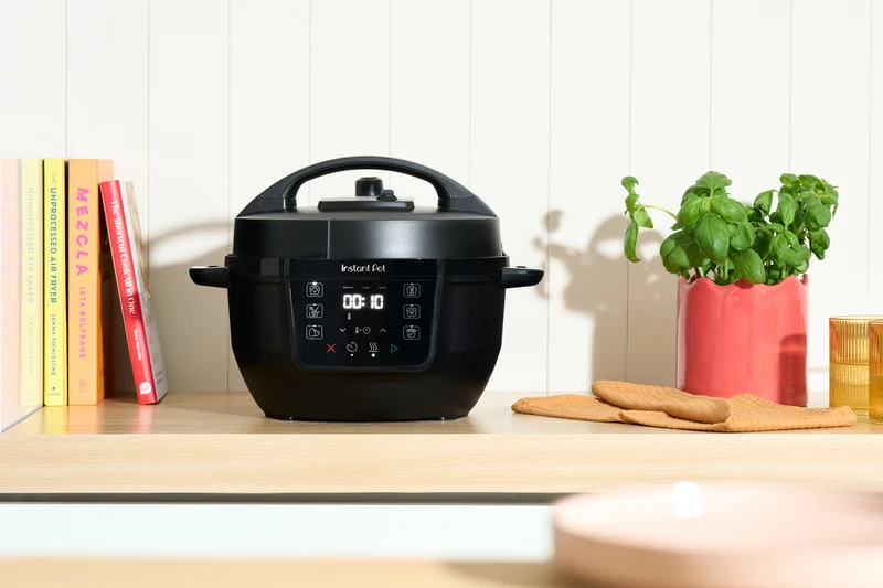 Instant 3.8 Litre Rio Mini Black Multi Cooker