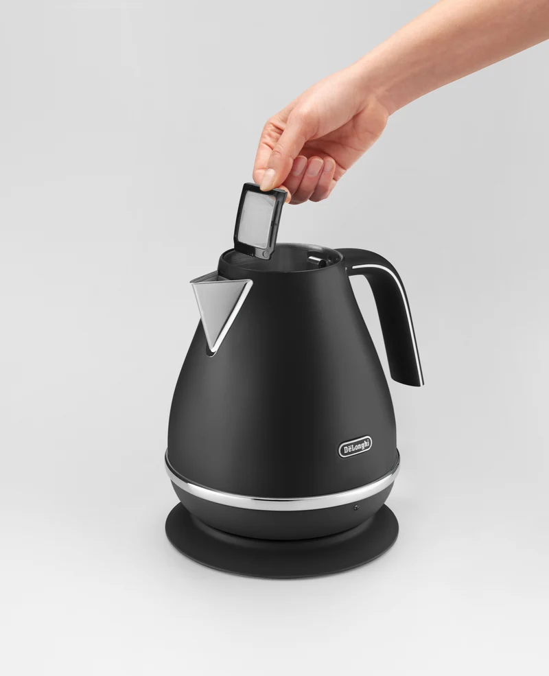 DeLonghi 1.7 Litre Icona Capitals Kettle Edinburgh Black