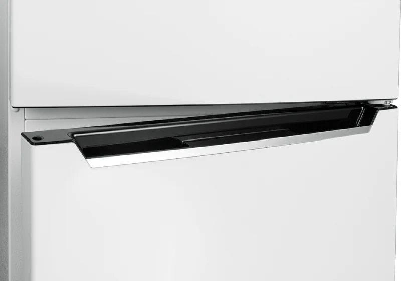 CHiQ 202L Top Mount Refrigerator