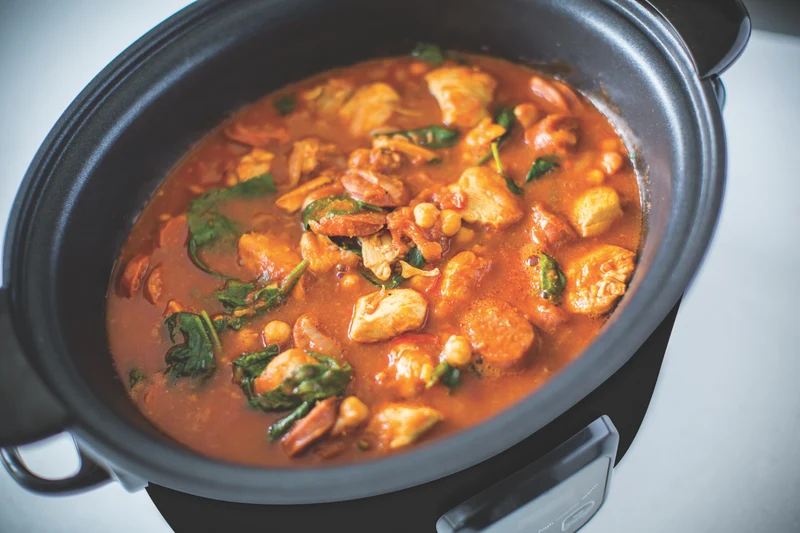 Russell Hobbs 6 Litre Searing Slow Cooker Matte Black