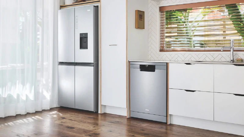 Haier 500 Series Freestanding Dishwasher Satina