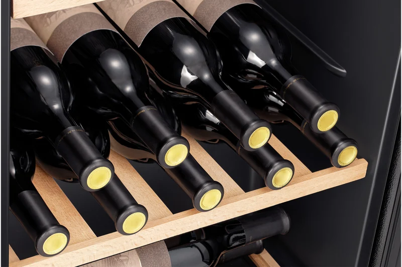 Hisense 30 Bottle Wine Cellar