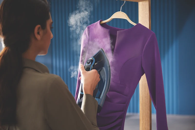 Philips 8000 Series Steam Iron Blue