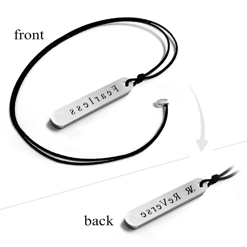 RV REVERSE Collana Esclusiva con Ciondolo "Fearless" Exclusive Necklace with Pendant Art. 034