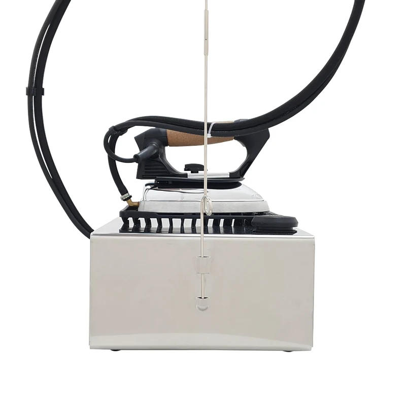 Sistema stirante professionale GVK10 RA con Caldaia in Acciaio inox AISI 304 Ricarica automatica e Resistenza esterna anticalcare Classe energetica A++ Made in Italy Garanzia 5 anni