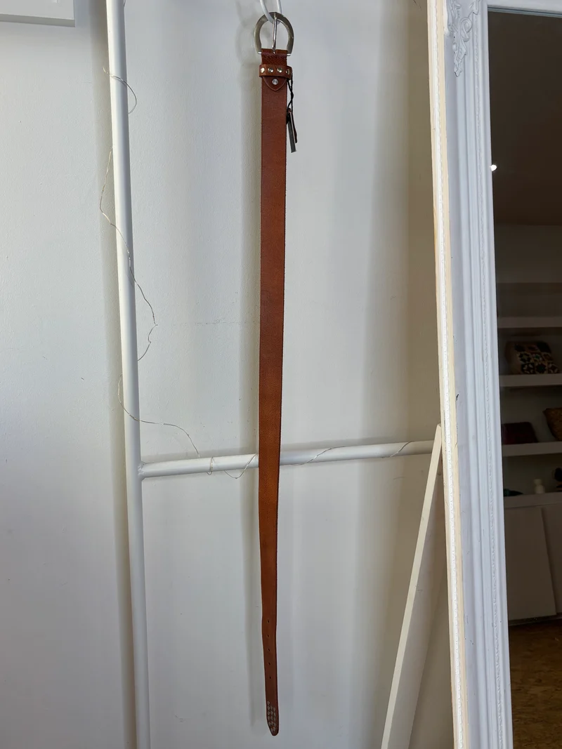 Ceinture marron cloutée