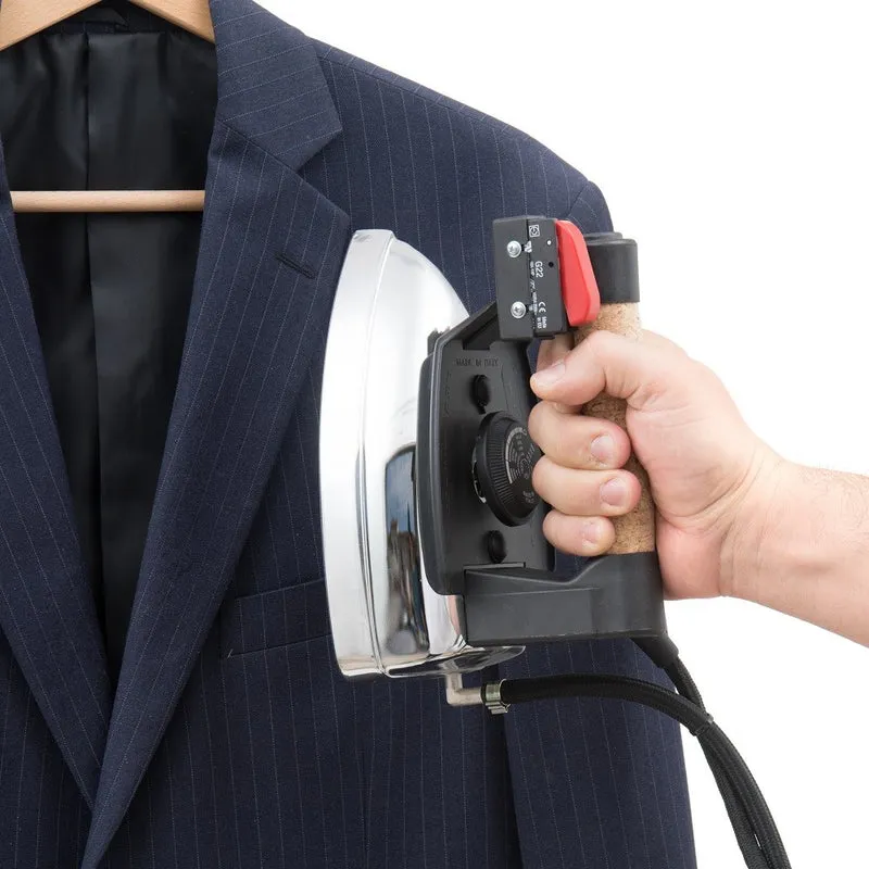 Sistema stirante Professionale AV01 FP RA con Caldaia in rame a Risparmio energetico Resistenza esterna anticalcare e Ricarica automatica Classe energetica A++ Made in Italy Garanzia 5 anni