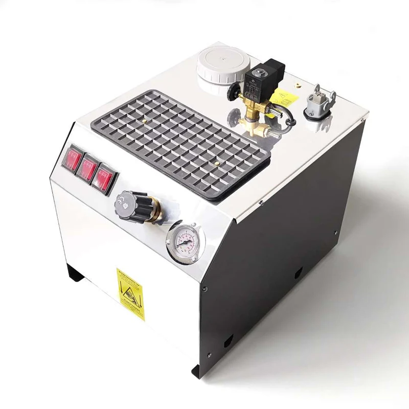 Sistema stirante professionale AV01 CF RA con Ricarica automatica Caldaia in rame a Risparmio energetico e Resistenza esterna anticalcare Classe energetica A++ Made in Italy Garanzia 5 anni