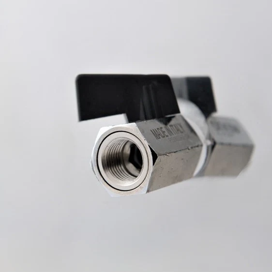 Tavolo da stiro professionale modello TS09 con caldaia Motore aspirante Piano da stiro riscaldato con termostato Classe Energetica A++ Made in Italy Garanzia 5 anni
