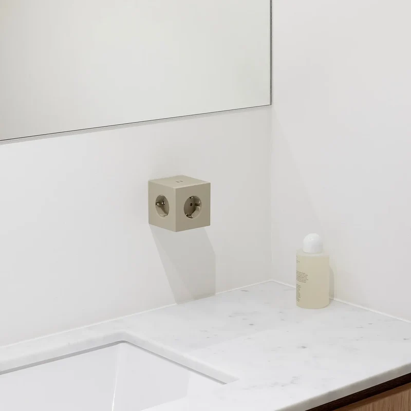 Multiprise beige avec USB-C