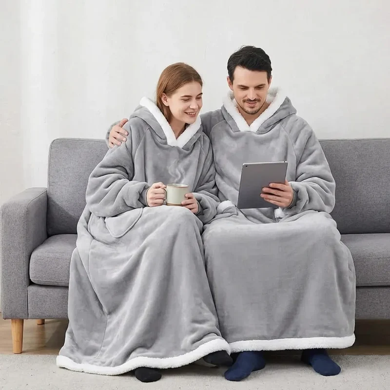 Couverture Sweat Cozya | Plaid polaire à capuche et manches, format géant 180 cm