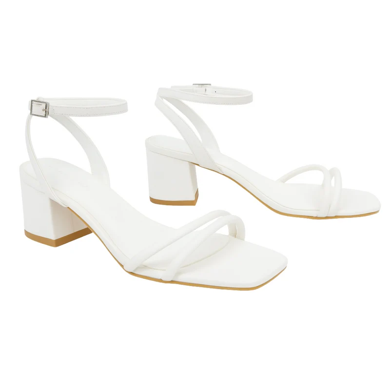 Sandales à Talon Bloc Femme – Bout Carré Ouvert avec Brides et Fermeture Boucle