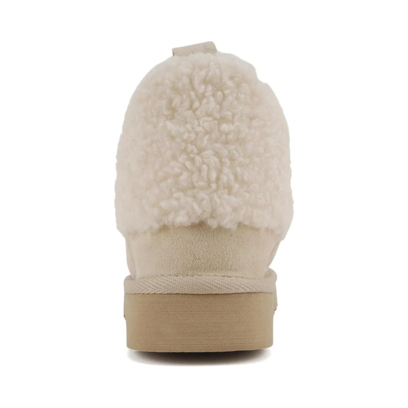 Bottines fourrées beige en simili daim, semelle crantée et doublure sherpa pour femme