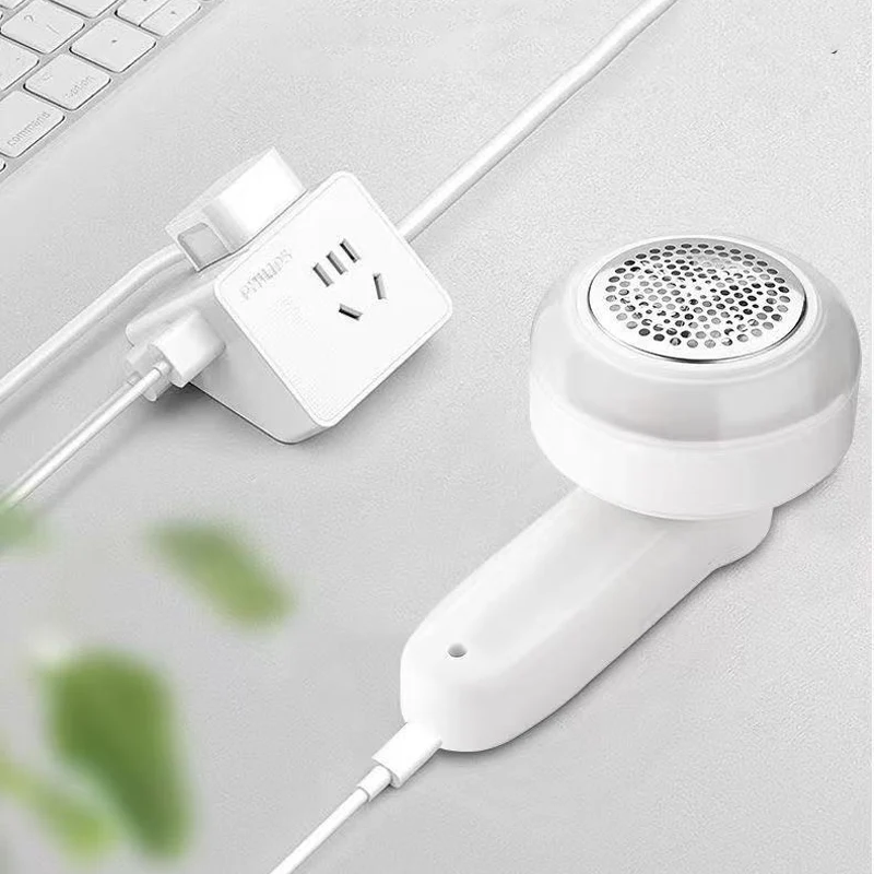 Elektrischer Fusselrasierer USB wiederaufladbar | Fusselentferner mit 3-Klingen-System & Saugfunktion | Für Kleidung & Textilien