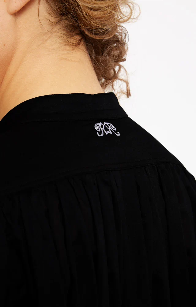 Roseanna Robe Page Charbon