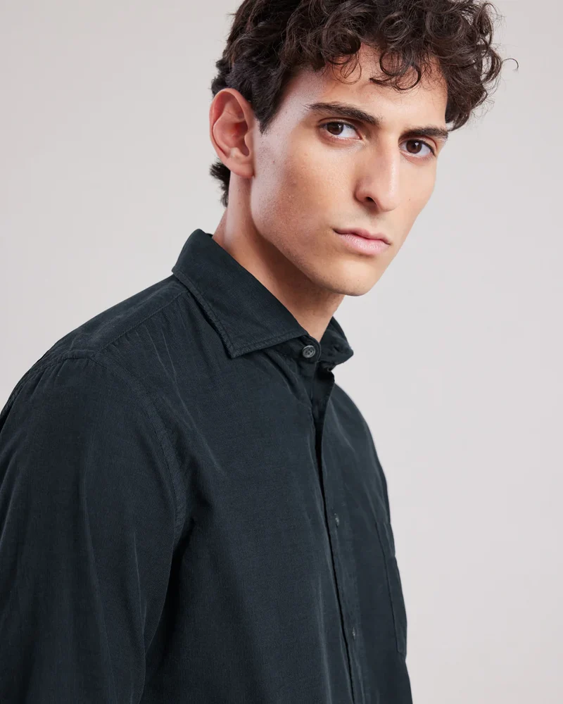 Hartord Chemise Paul en Velours fin Côtelé Carbone