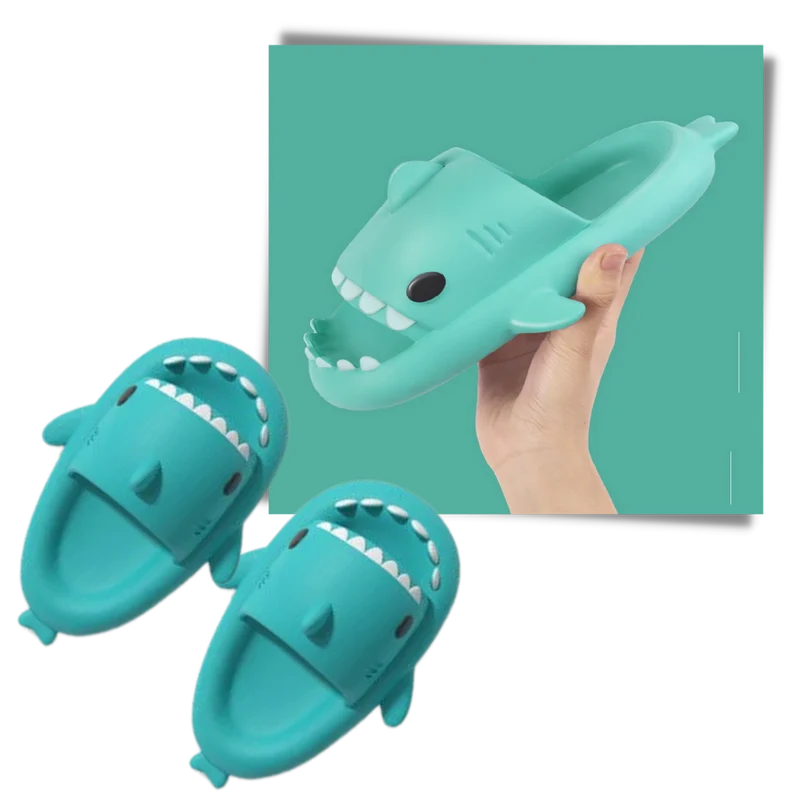 Chaussons de plage en forme de requin