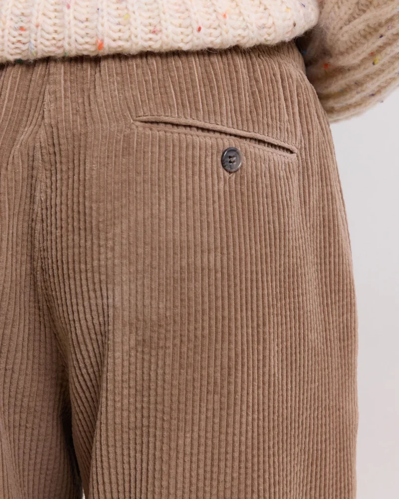 Hartford Pantalon Peyo en Velours Biscuit
