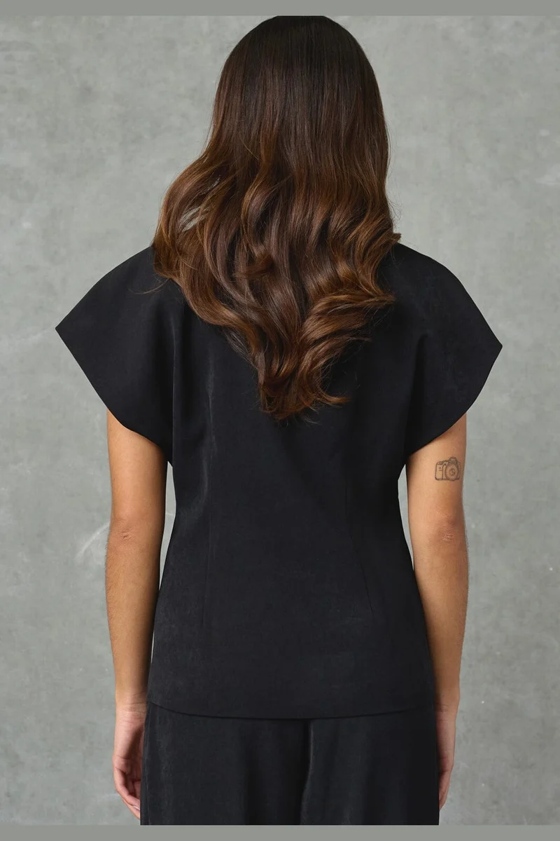 Love & Divine - Love1632 20241 - 000 - Black