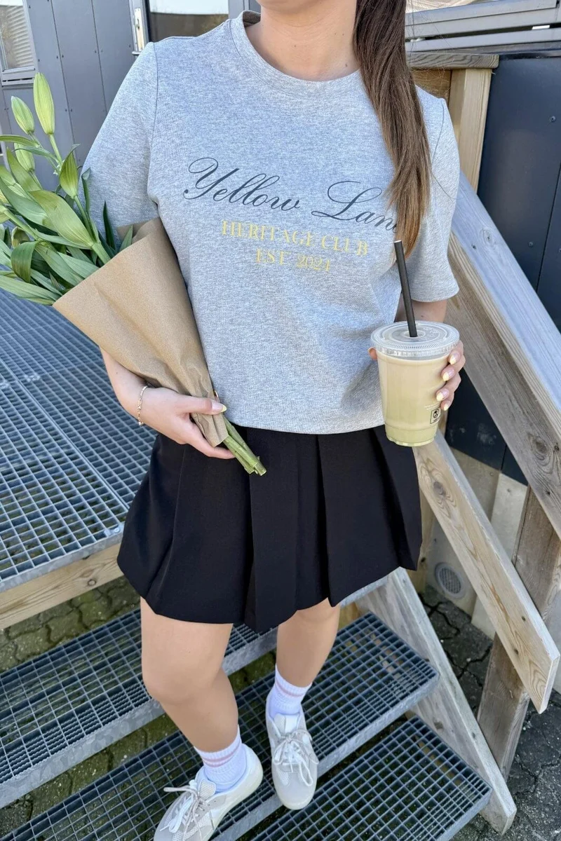 Yellow Lane - Varsity Tee 165589 - 133 - Grey Melange