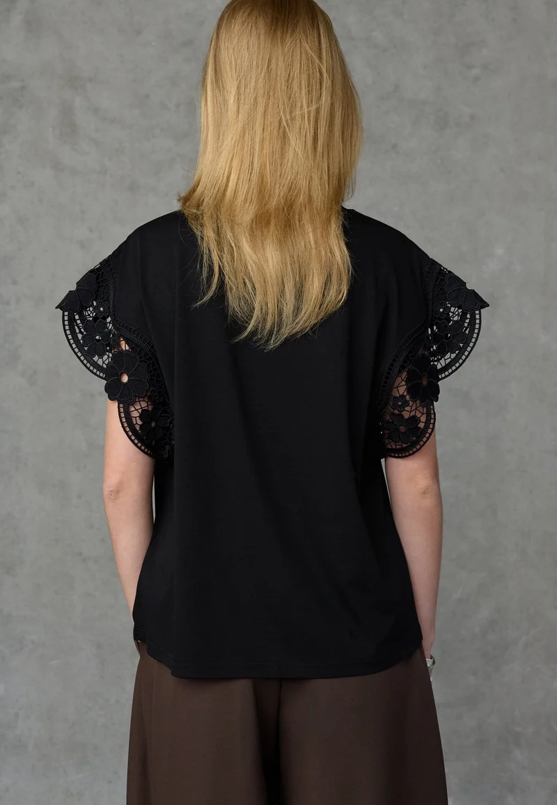 Love & Divine - Love1517 19723 - 000 - Black