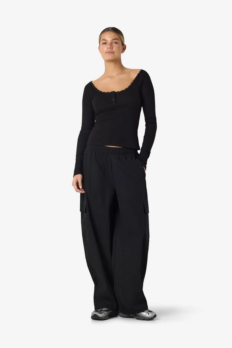Noisy May - Nmmaya L/S Lace Henley Top - 5024310 Black