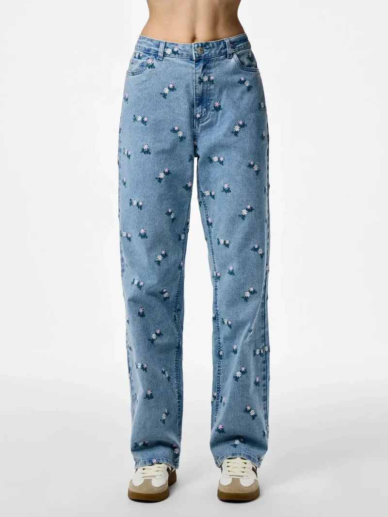 Pieces - Pcflora Straight Emb Jeans - 5068185 Light Blue Denim Pink Flower Embroidery