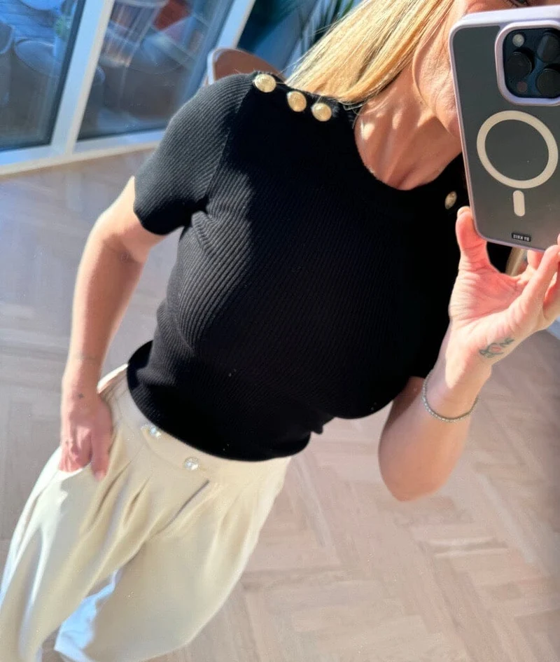 Valentin Studio - Gold Button Knit T-shirt - Black